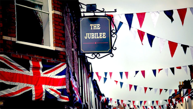 Hospitality new businesses urged to make the most of extended licensing hours over Jubilee weekend UKHospitality 3